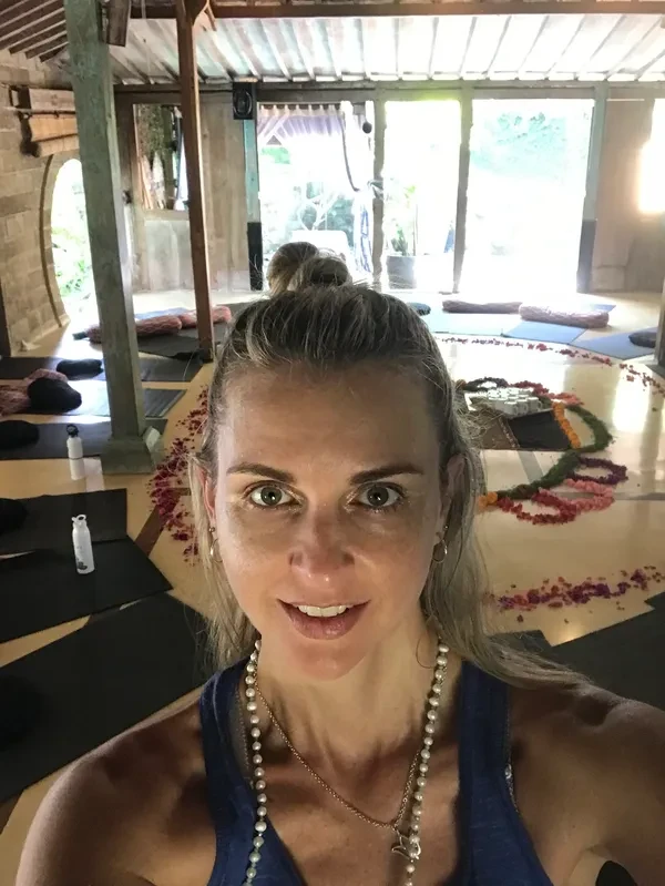 Three yoga trainers ready to lead yoga training in Peru